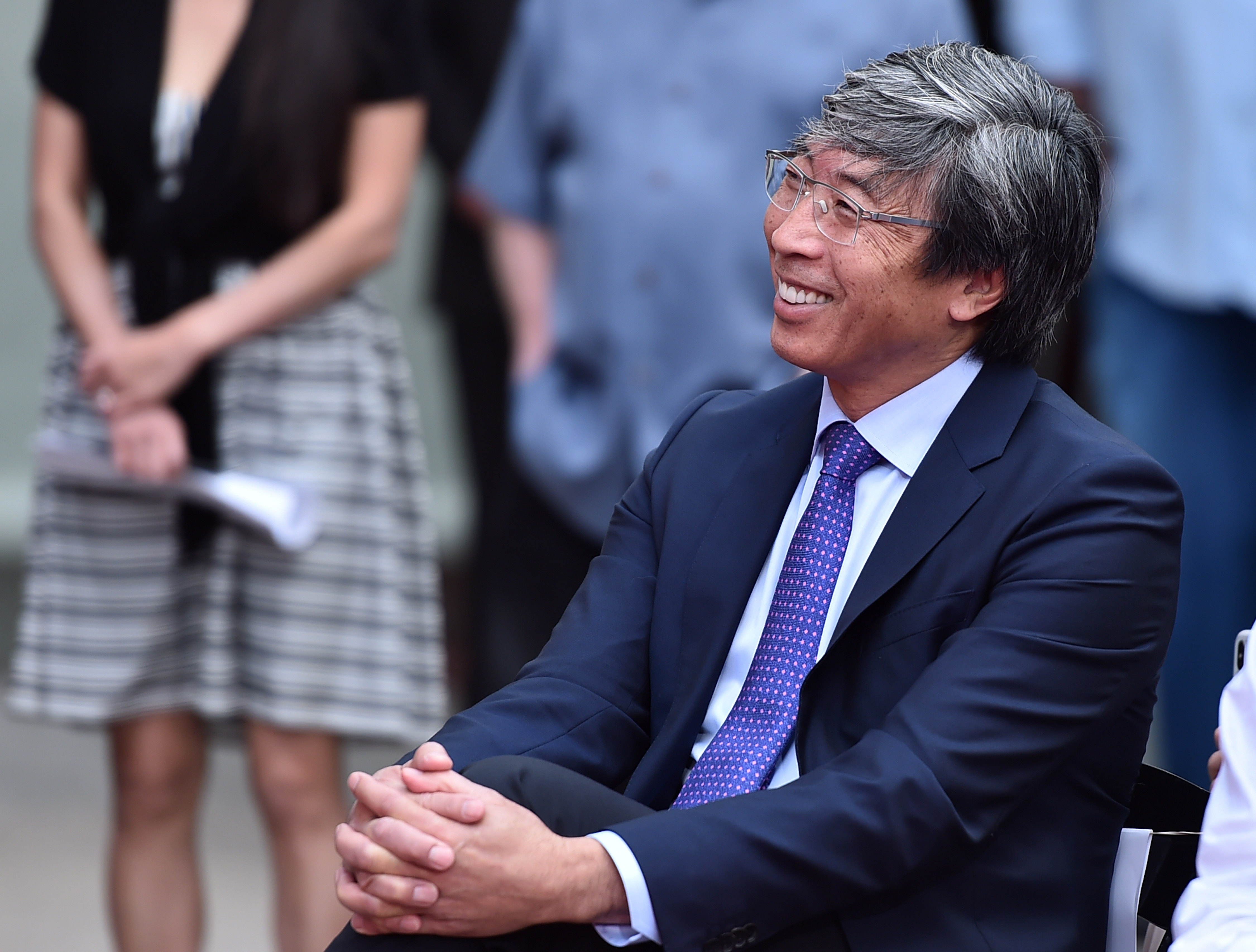  Patrick Soon-Shiong Says He Plans To Take The Los Angeles Times Public