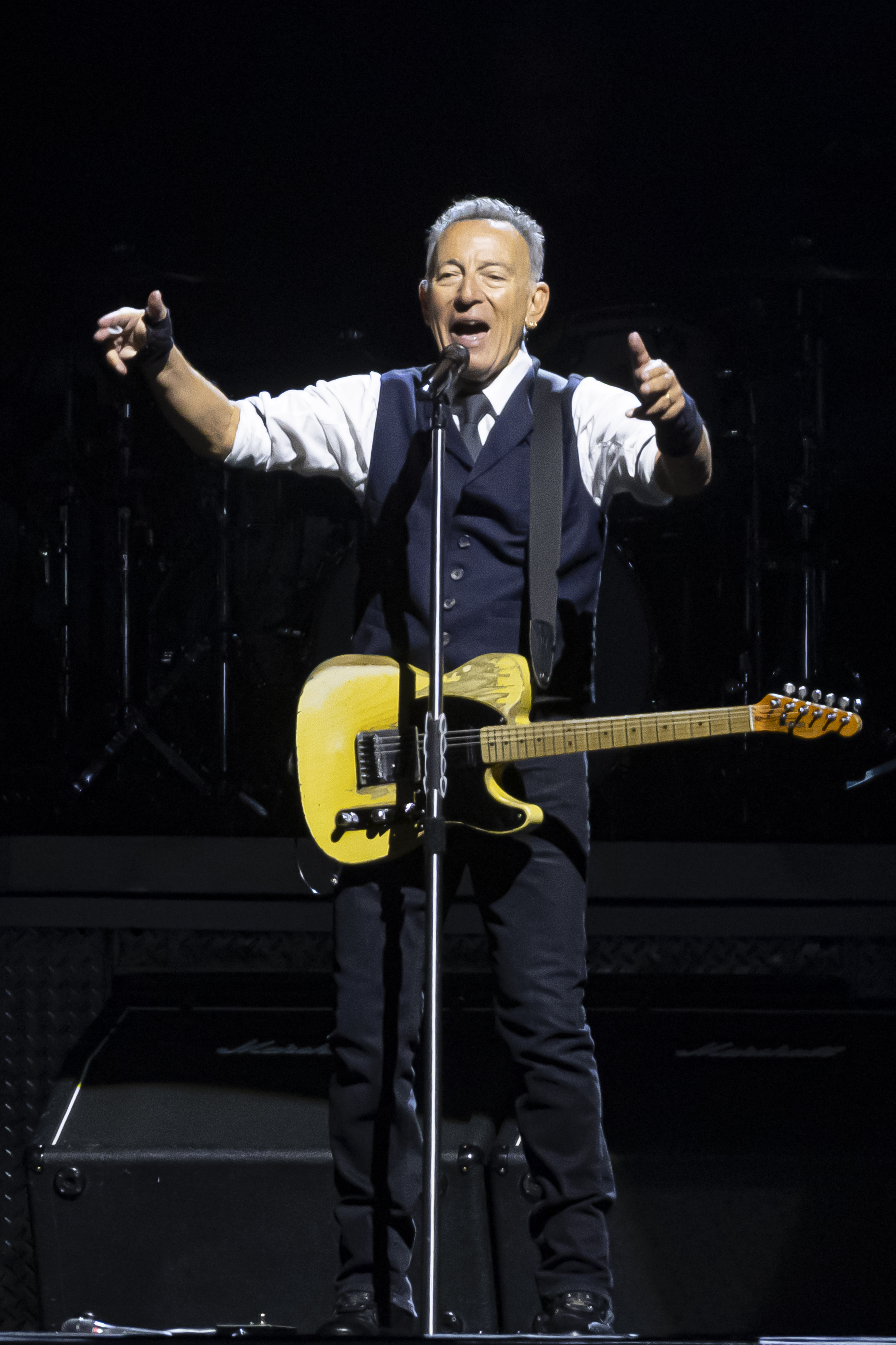  Bruce Springsteen Joins Zach Bryan for Surprise Appearance at New Jersey Concert