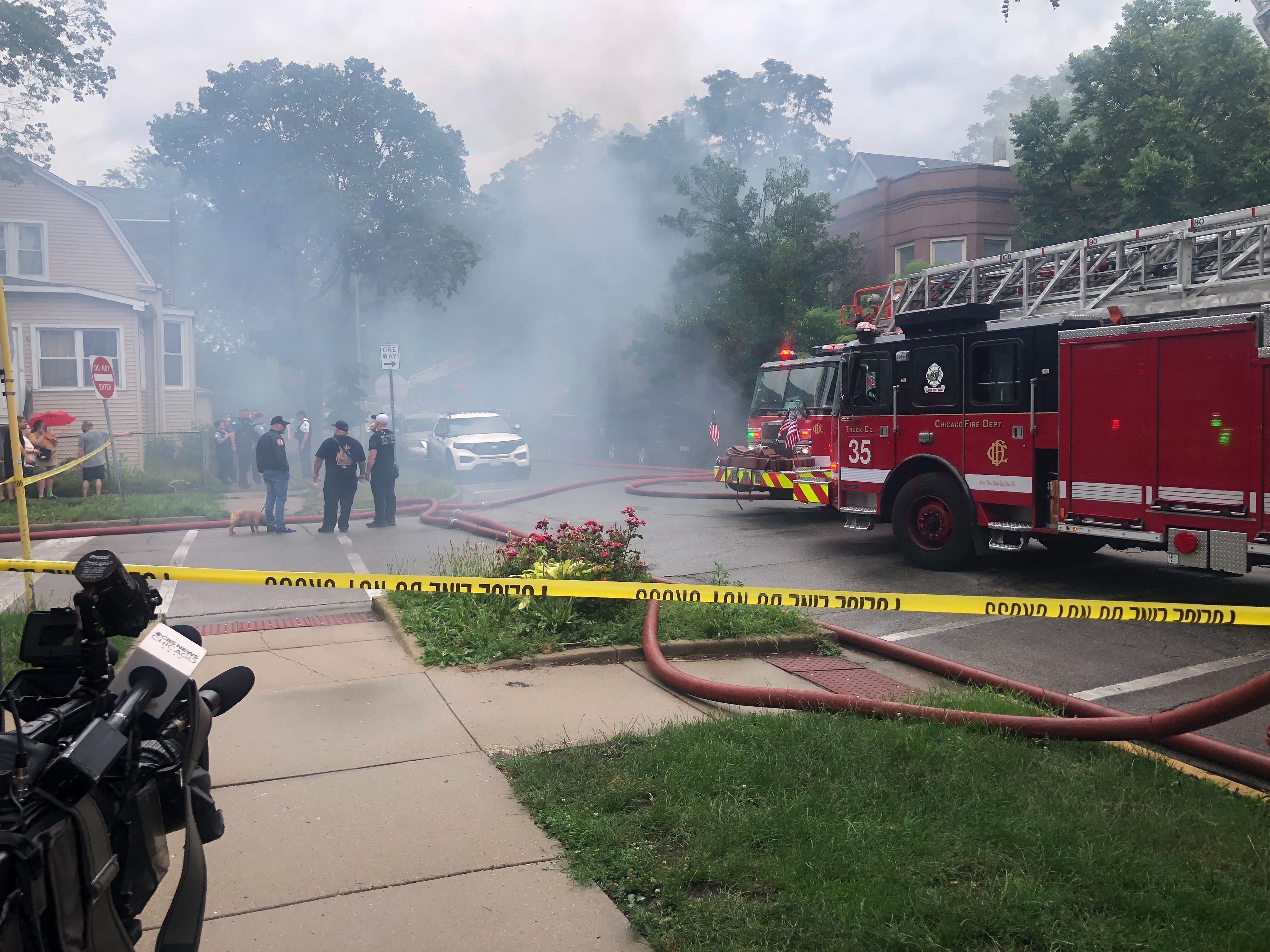  Children found stabbed in burning Chicago building on Fourth of July: Sources