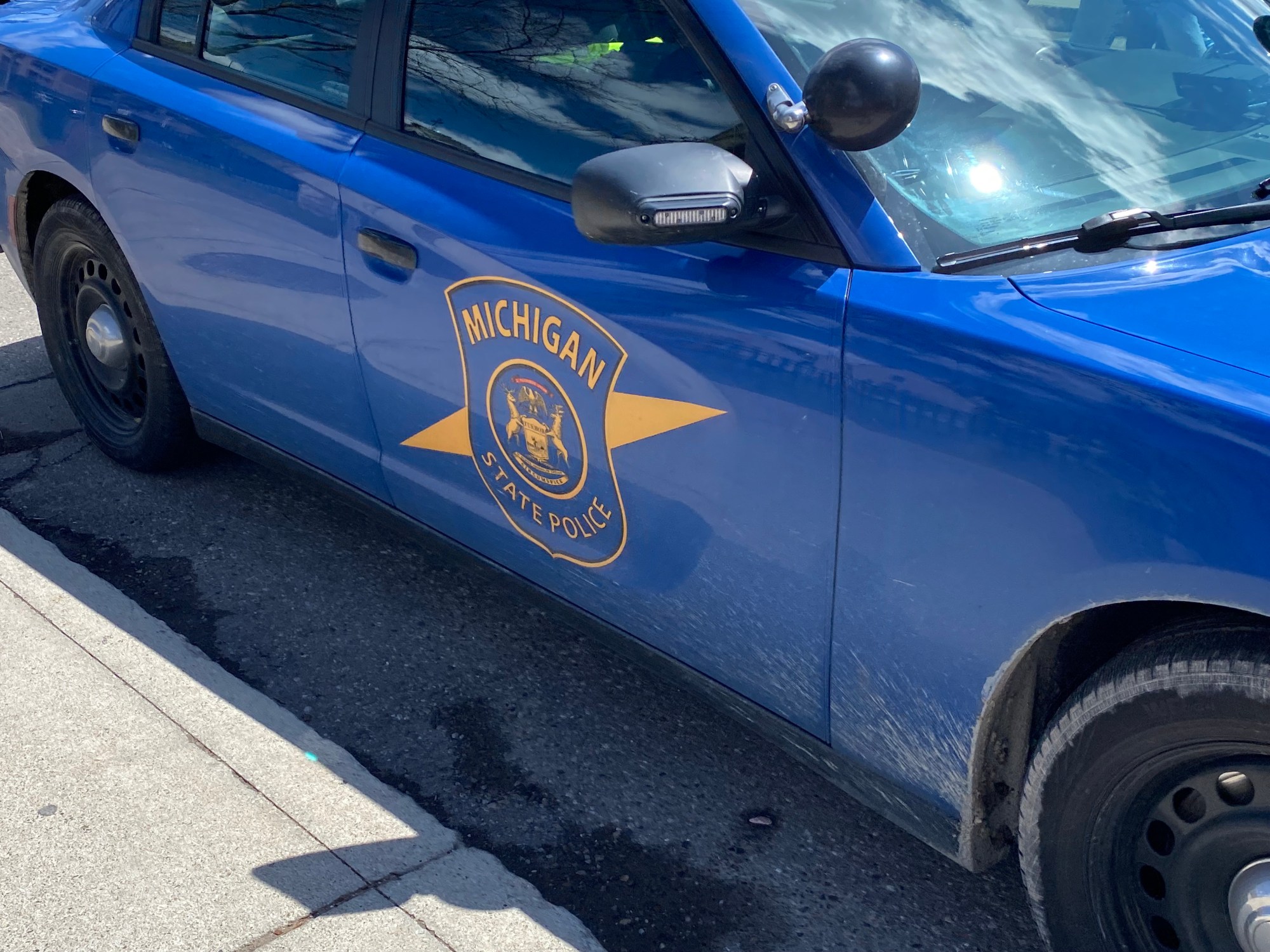 MSP: Macomb County man dies after jumping from freeway overpass