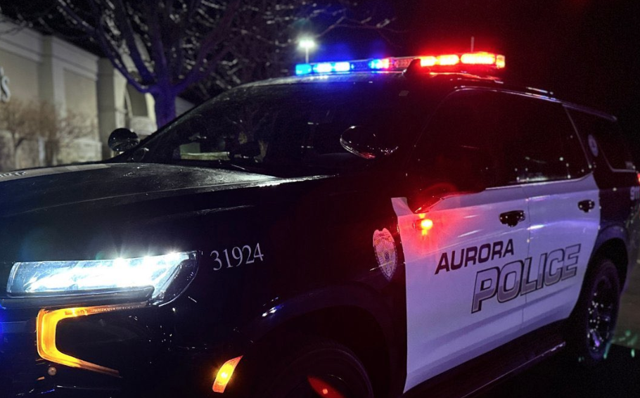 Man shot, killed during suspected robbery in Aurora