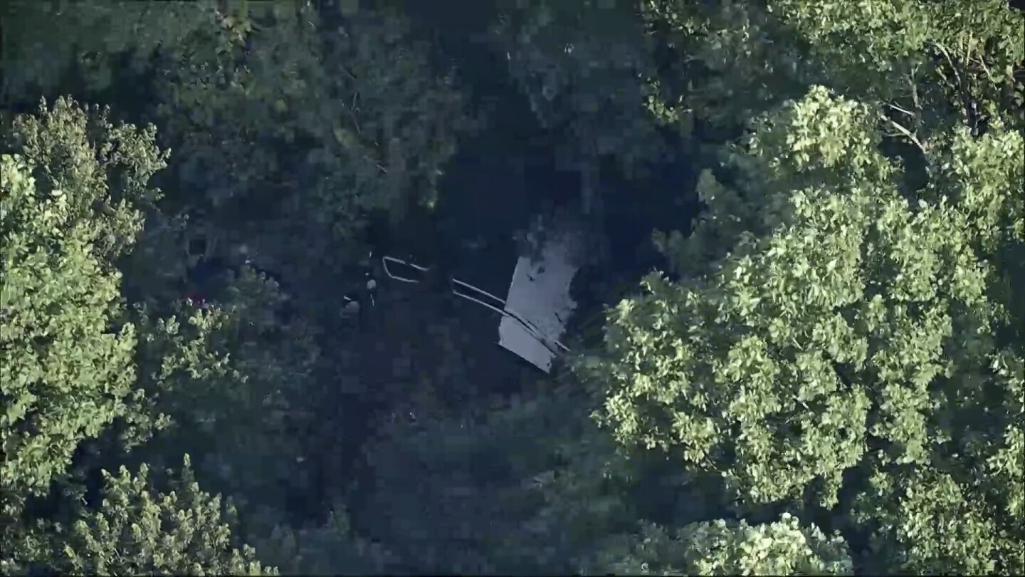  Skydiving plane crash in New Jersey leaves 8 in hospital