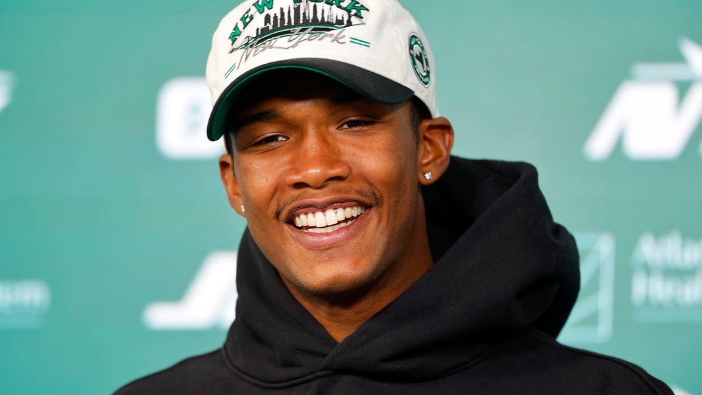  Jets, Garrett Wilson agree on 4-year, $130M contract extension, AP source says