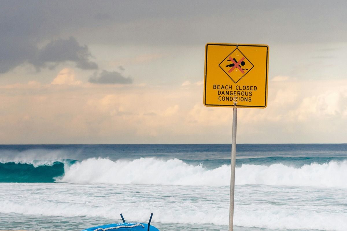 Health Advisory Issued for Popular Los Angeles Beaches Due to Elevated Bacterial Levels