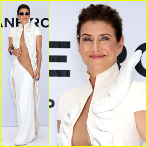  Kate Walsh Bares a Lot of Skin in Daring Cut-Out Dress at Stephane Rolland Fashion Show