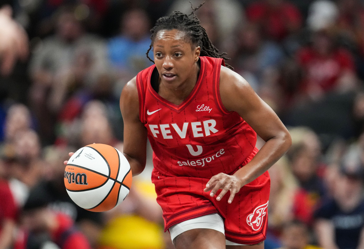  Kelsey Mitchell Shares Heartfelt Moment With Fever Fan on Saturday Night