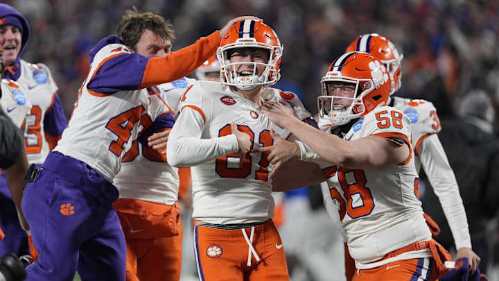  Clemson Kicker Finding Groove in Fall Camp