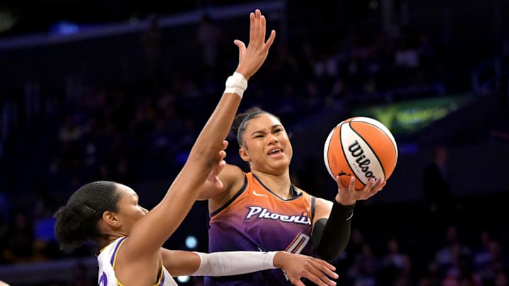 Mercury Offense Shines in Win Over Sparks