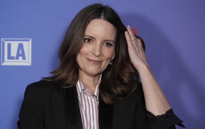  Tina Fey Reassures Pros That AI Isn’t Funny Yet