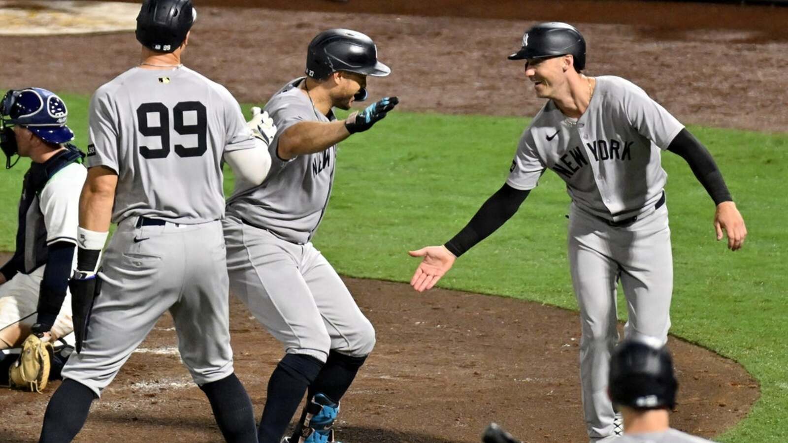 Yankees bash team-record-tying 9 homers, rout Rays