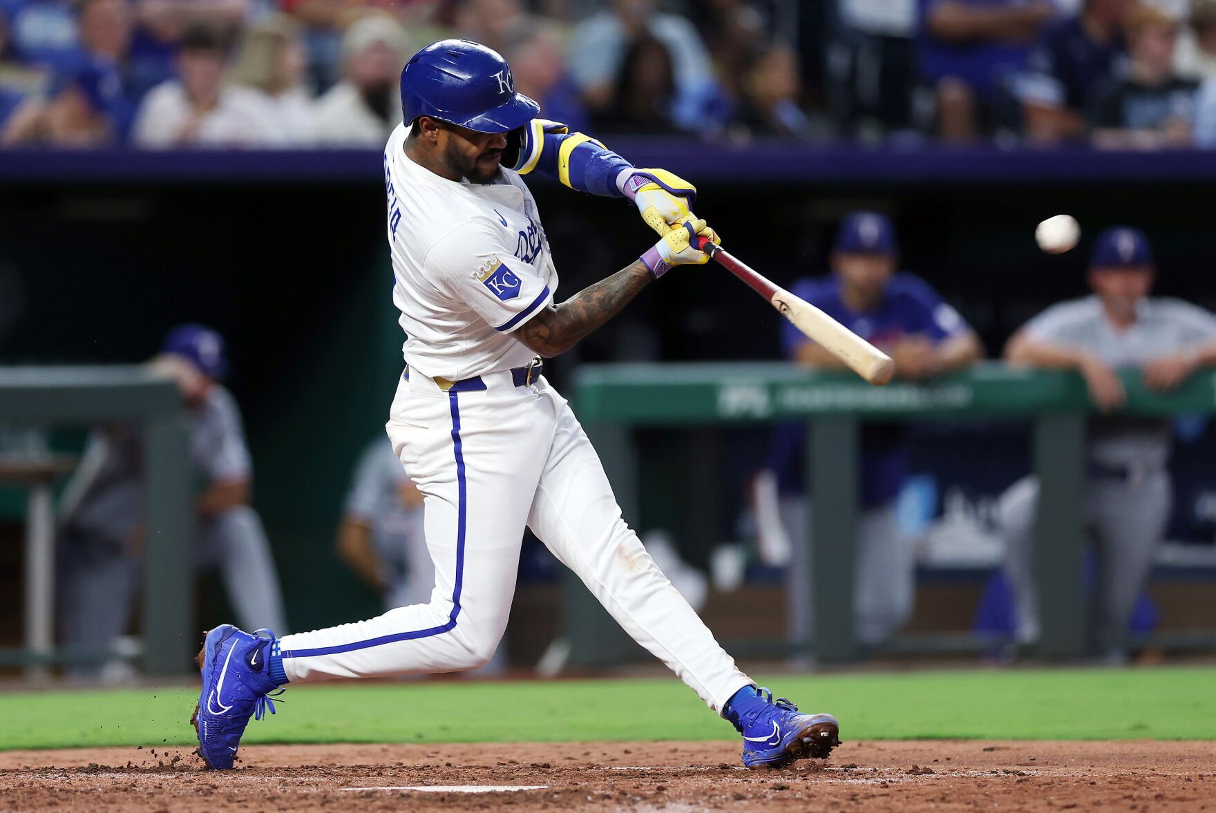 Three Royals homer as Kansas City wins 4th straight and narrows gap in AL wild-card race