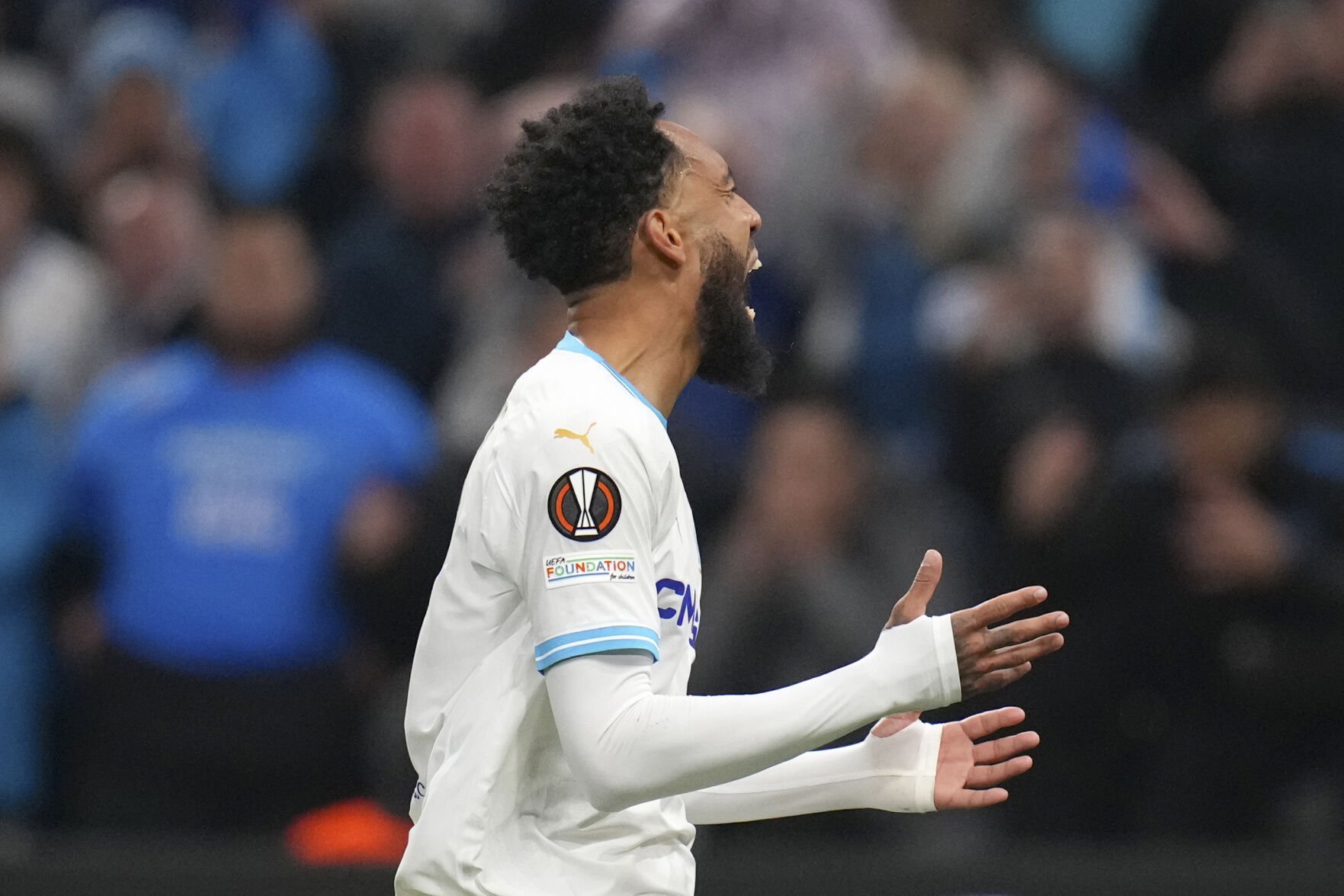 Aubameyang scores 2 as Marseille moves on from players’ locker room fight with big win over Paris FC