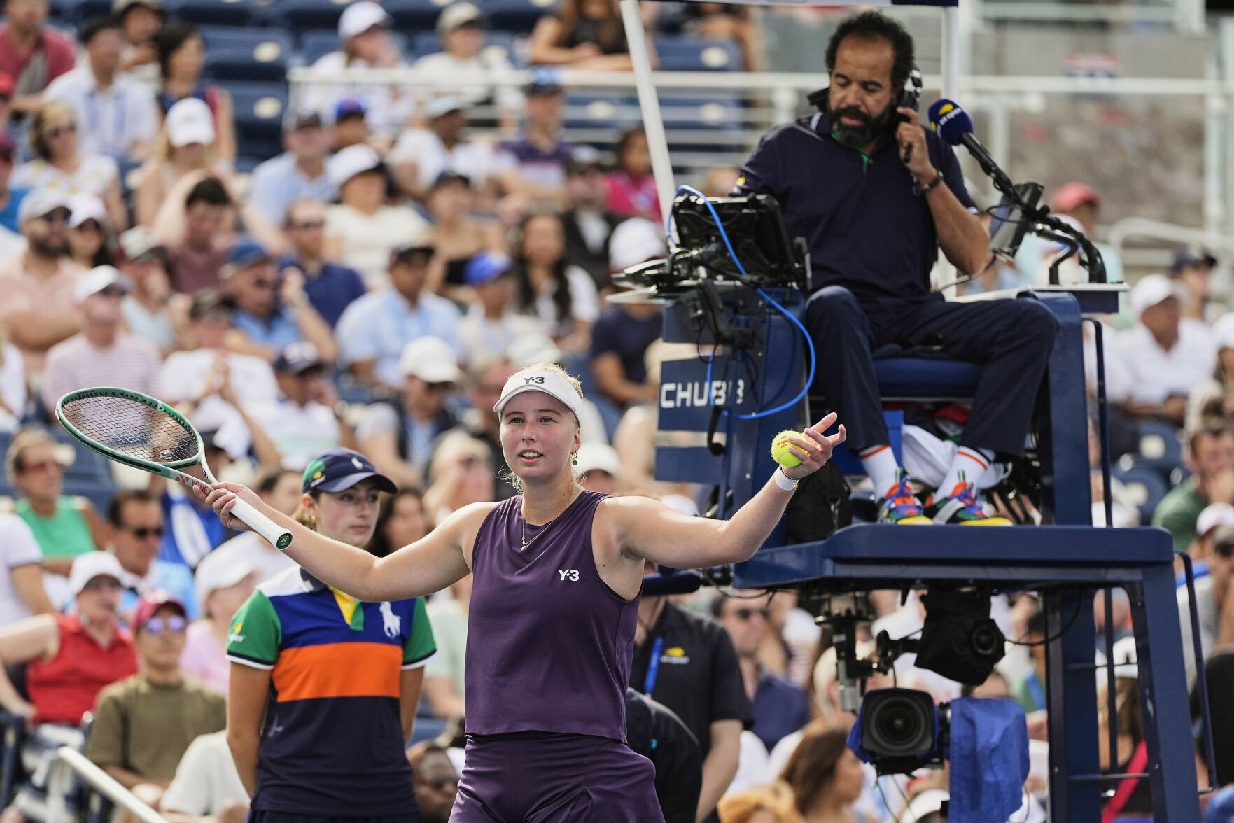  Eala is the first woman from the Philippines to win a Slam match. She got help from video review
