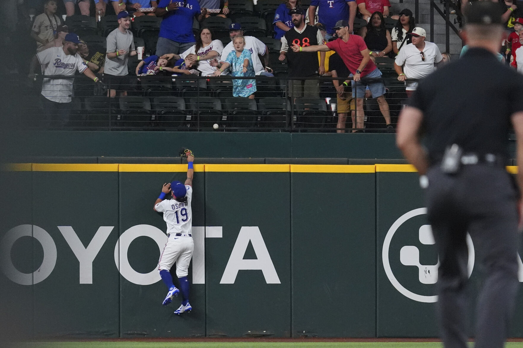 Angels get 1st-pitch HR in a 4-0 win over Rangers and deGrom with manager Ron Washington watching