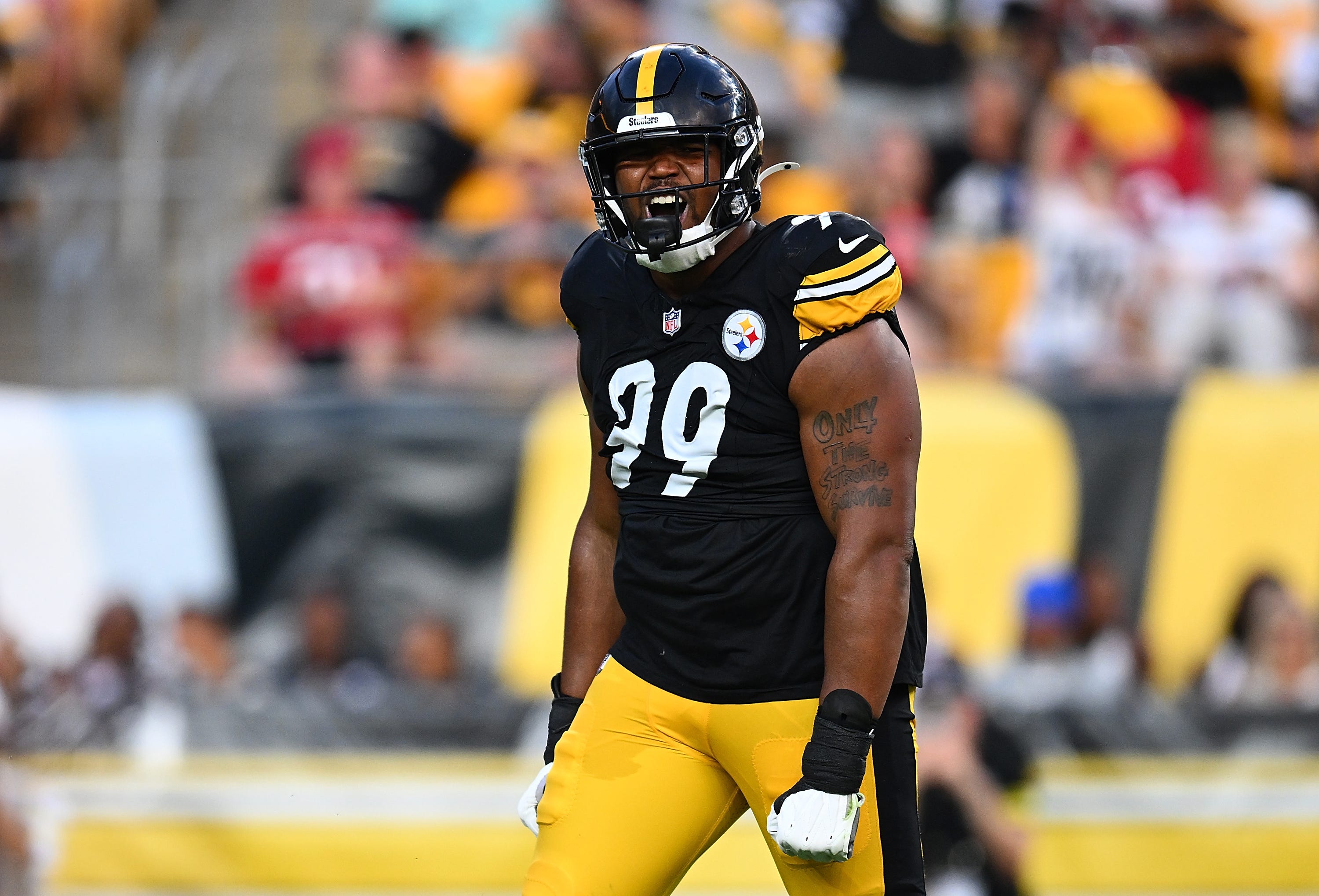  Steelers’ Derrick Harmon gets emotional as he’s carted off field with injury