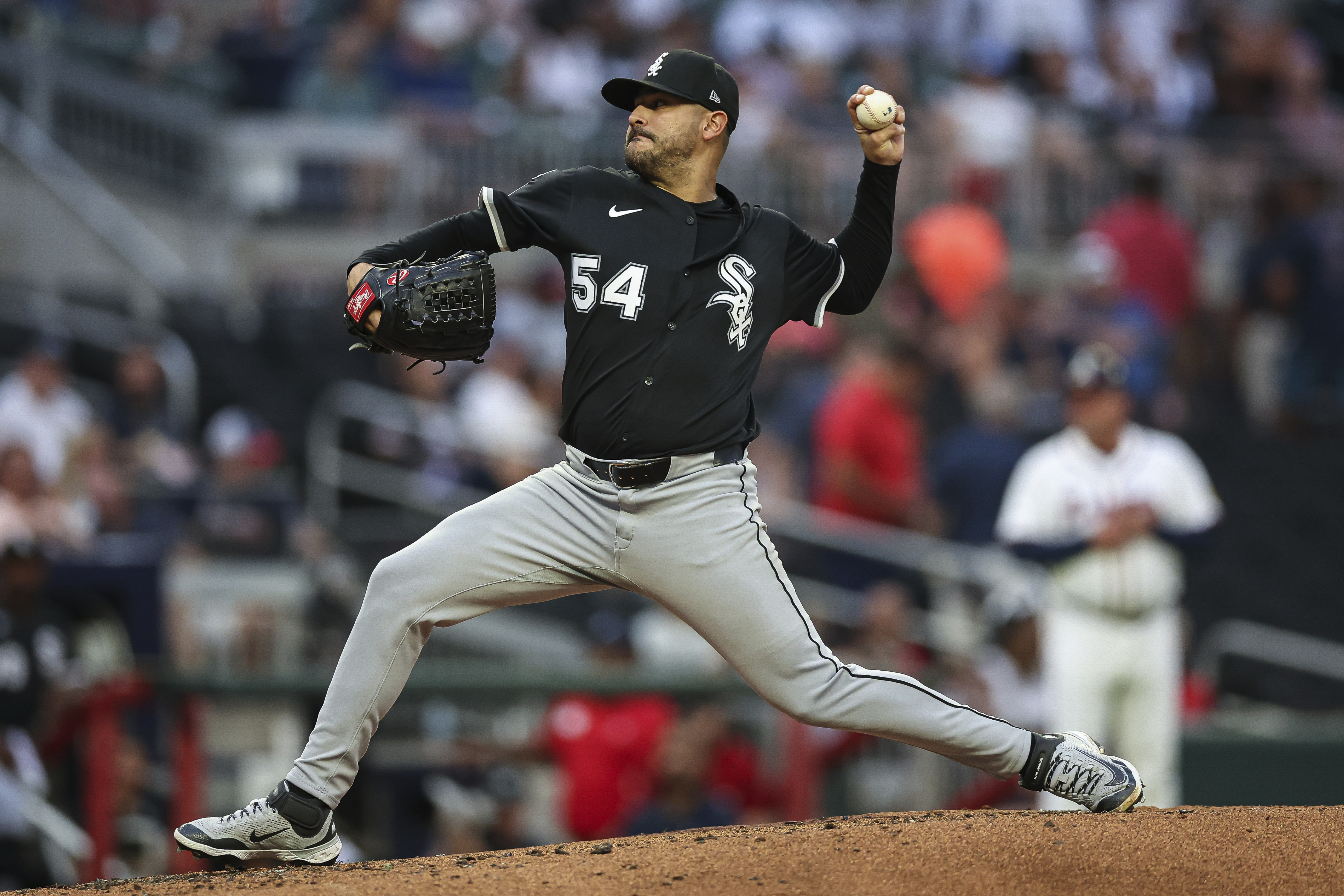 Chicago White Sox starter Martín Pérez takes next step in return from the IL, pitching into the 6th in a 1-0 loss to the Atlanta Braves