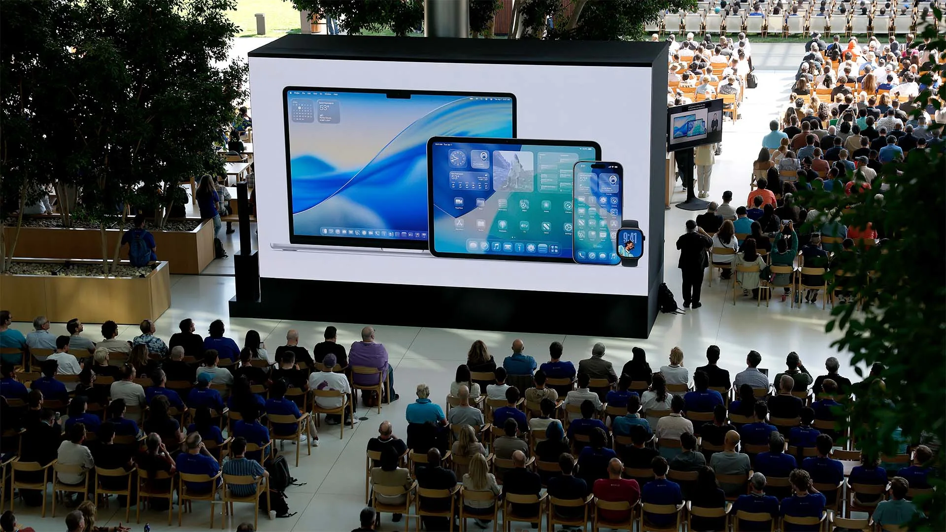  Apple to Hold Event on September 9, New iPhones Expected