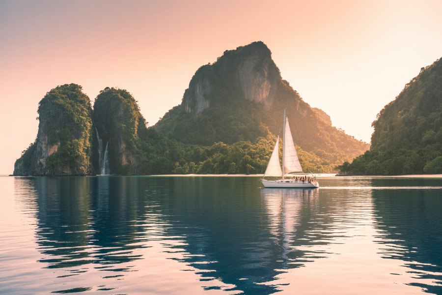  Seven Breathtaking Islands To Explore In September From Athens For An Ideal Getaway