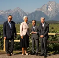  Central bankers fear being caught in Federal Reserve’s storm