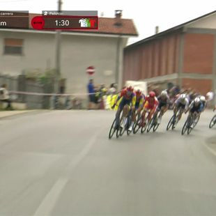 ‘Thank goodness’ – Canine almost causes chaos at La Vuelta