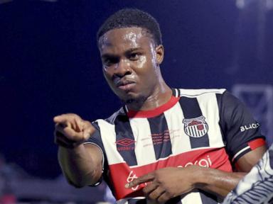 Man United humiliated in penalty shootout loss to 4th-division team Grimsby Town in League Cup