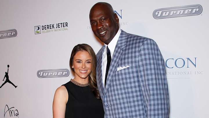  Michael Jordan, wife Yvette annoyed being shown at Eagles vs. Cowboys game
