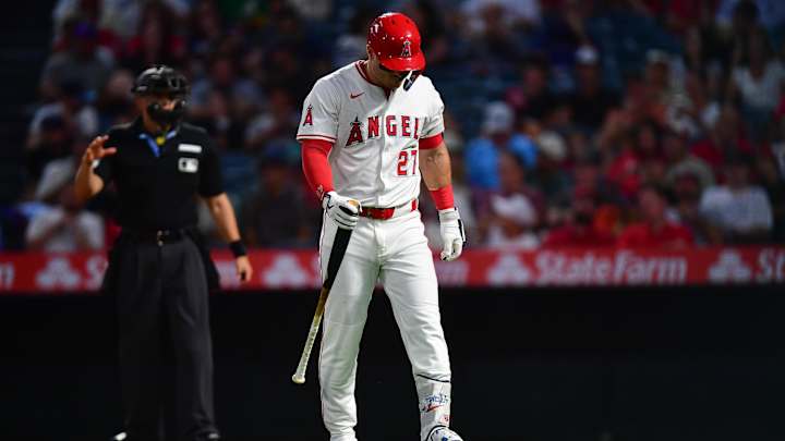 Angels Notes: Players Donate to Rio Foster, Mike Trout Change Explained, Legend Joins Team in Dugout