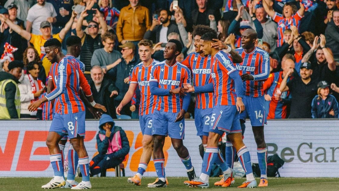 Liverpool’s winning run ends as Palace clinch late Premier League win