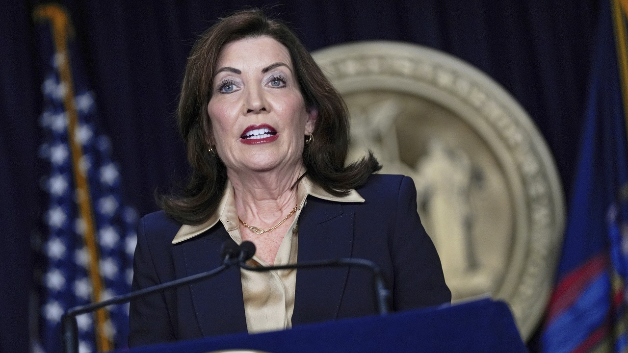 Governor Kathy Hochul endorses Zohran Mamdani in NYC mayoral race