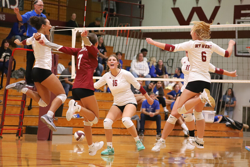 W.F. West off to first 2-0 start in four years after knocking off Elma