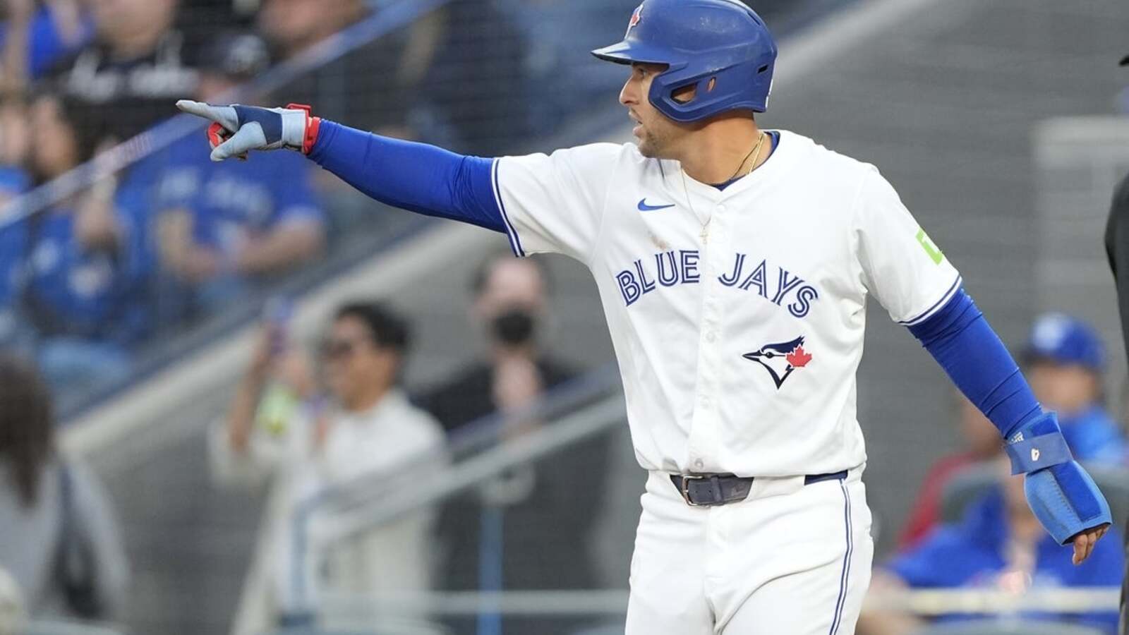 George Springer looks to stay hot as Blue Jays, Reds open series