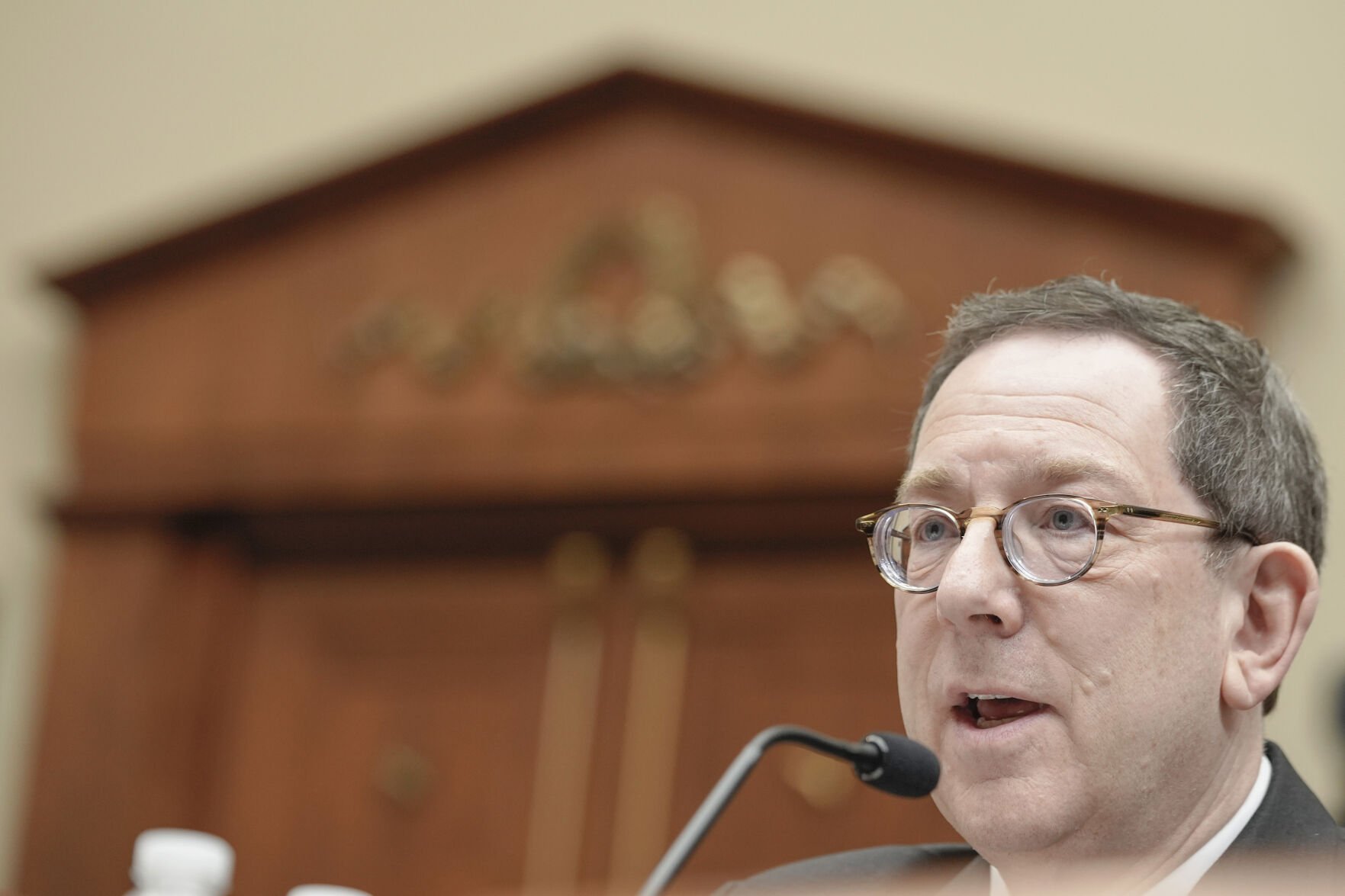 Northwestern University president says he will resign following tenure marked by White House tension