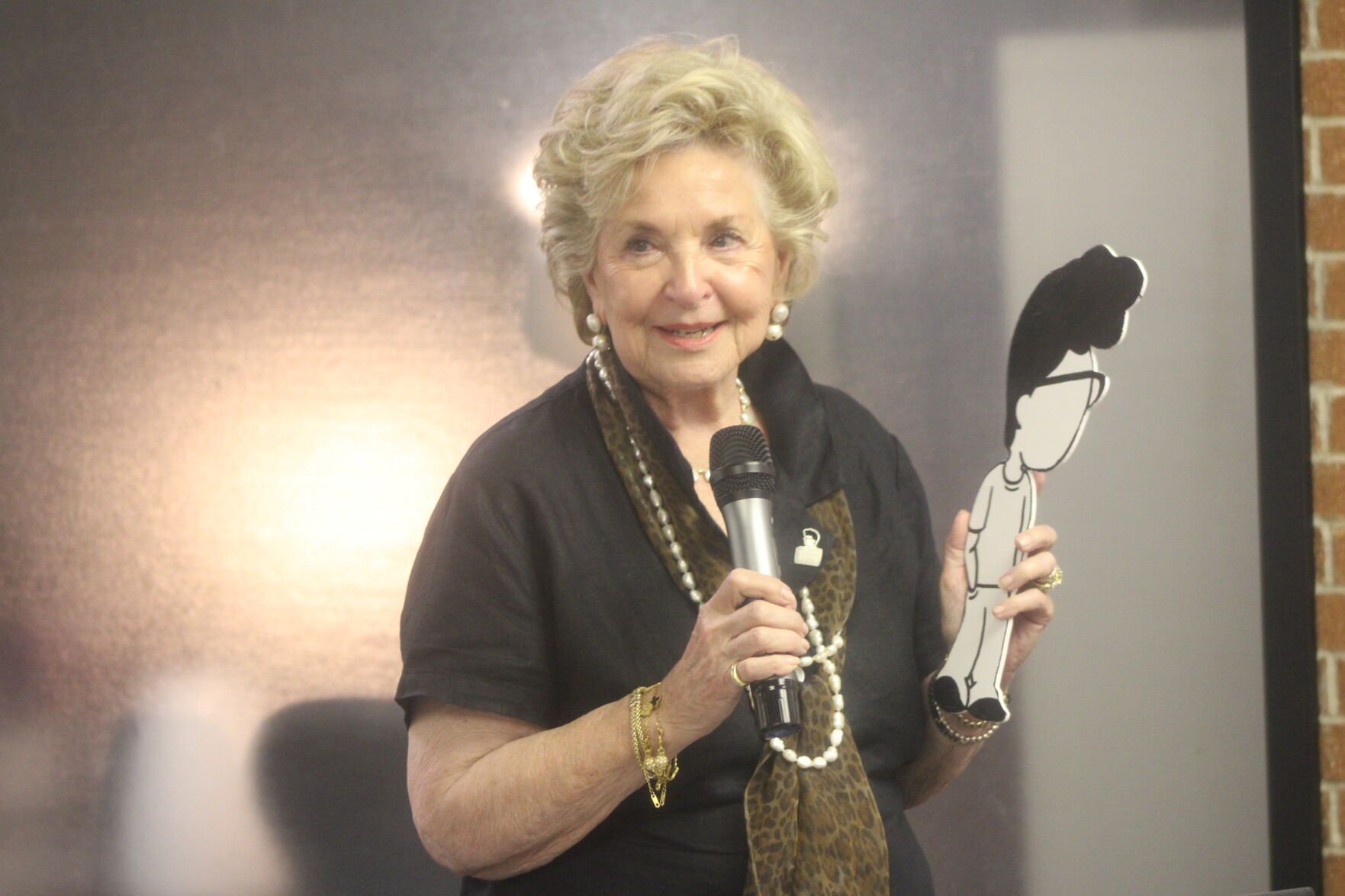 SIU journalism school named for alum, women’s advocate