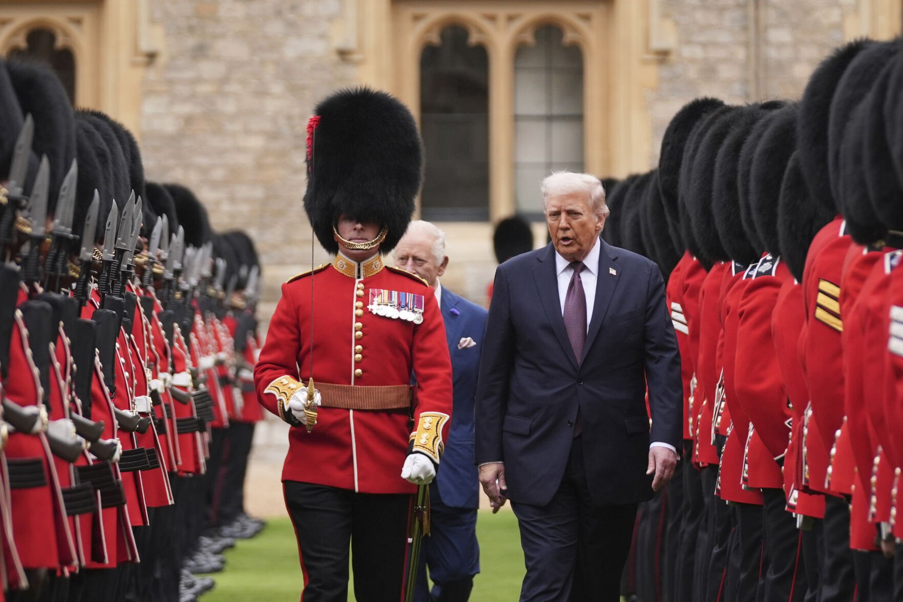  Trump enjoys royal pageantry during unprecedented second UK state visit