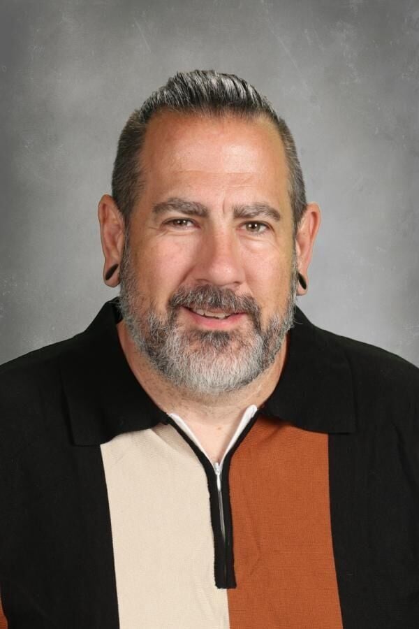 Teacher sues Oskaloosa school district after firing