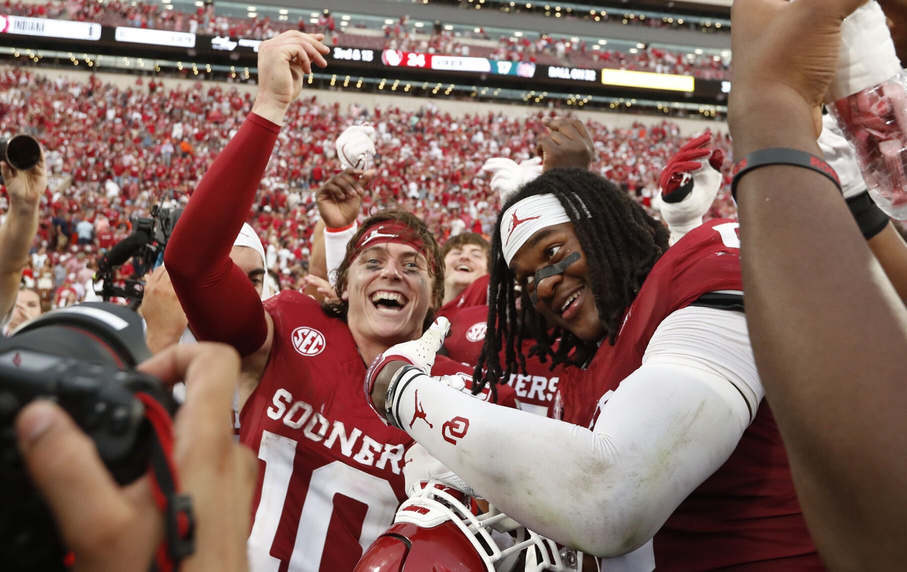 Mateer stears OU to late TD, win over Auburn