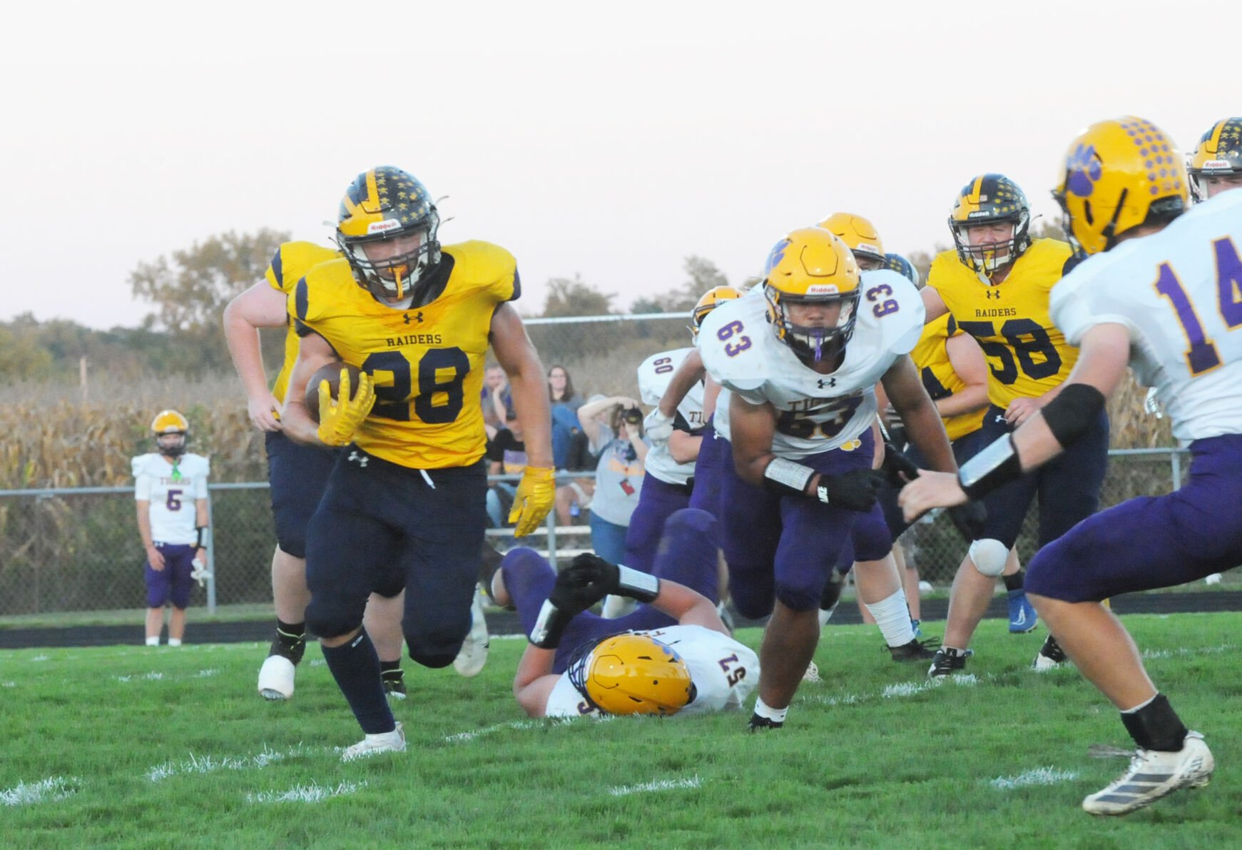 Helman leads big-play Raiders past Hagerstown