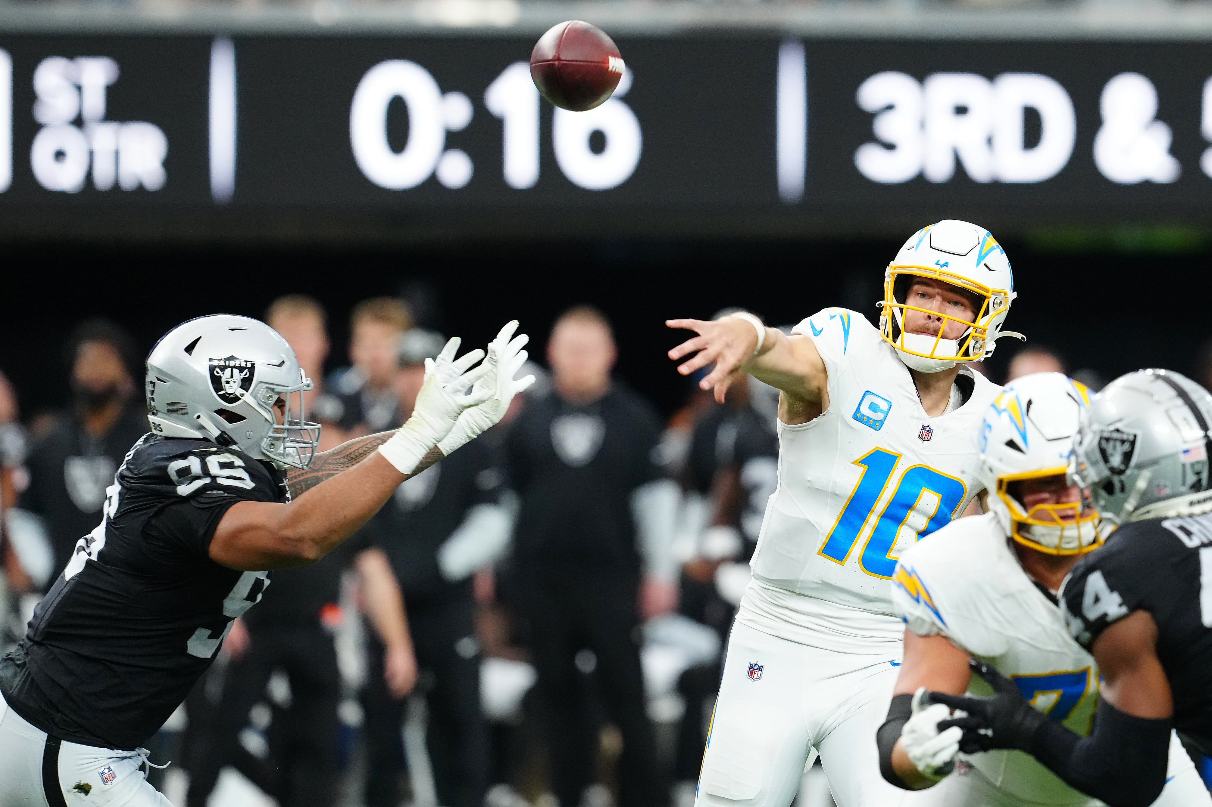 1 thing to watch at each position when Chargers are on offense vs. Raiders