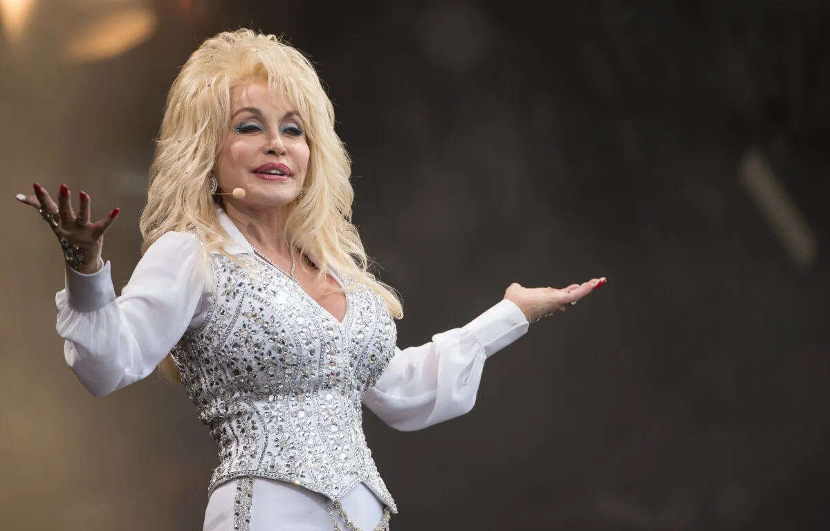  Dolly Parton Admitted She Would ‘Lose Interest’ and Walk Away Mid-Conversation With Her Husband