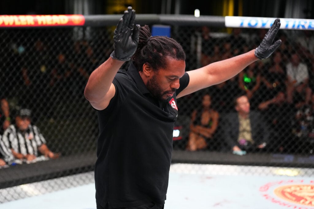 Legendary referee weighs in on Herb Dean stoppage that had fans calling for his retirement after UFC Paris