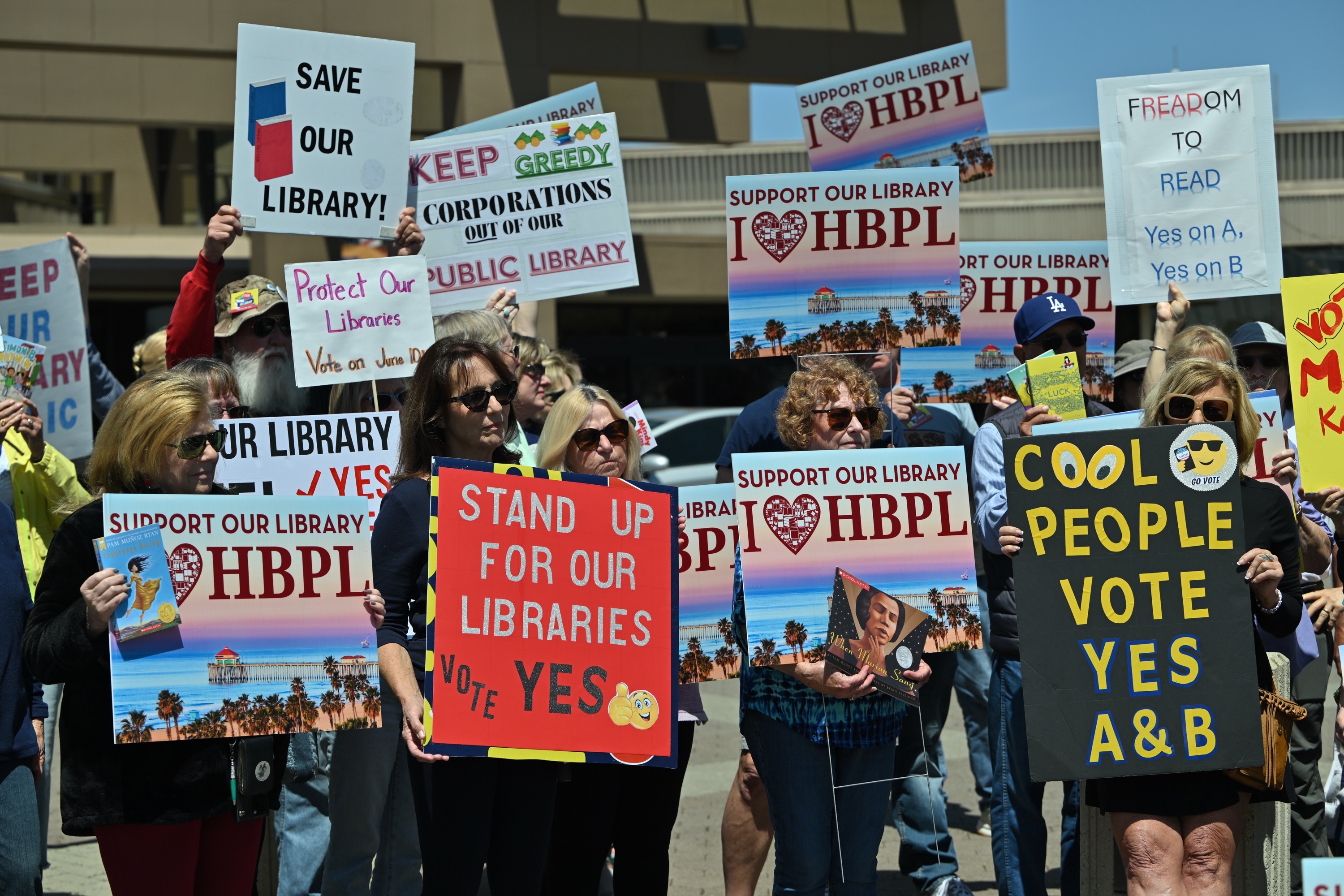 Judge says in tentative ruling Huntington Beach can’t restrict children’s book access