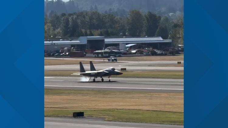 Oregon Air National Guard jet makes emergency landing with tail hook at PDX