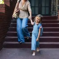 30-year-old juggles 2 jobs and double shifts but keeps losing work due to school drop-off: ‘As a mom, you just find a way around it’