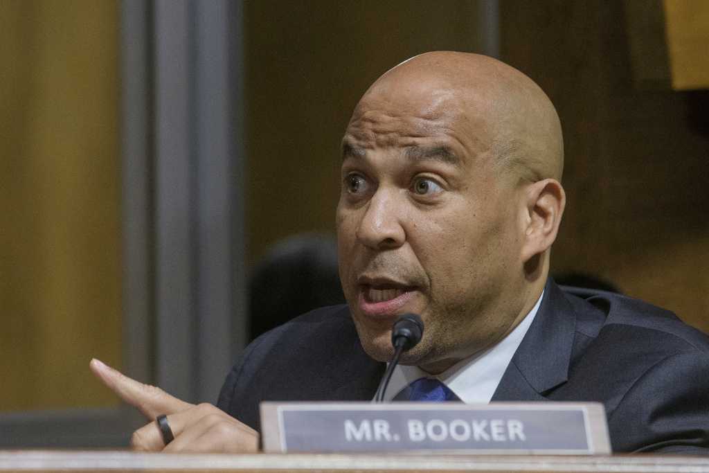 New Jersey Sen. Cory Booker announces he’s engaged to girlfriend Alexis Lewis