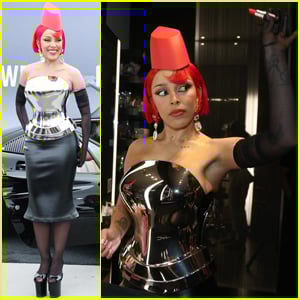  Doja Cat Rocks Whimsical Lipstick-Inspired Outfit, Surprises Fans at MAC Match Day Event