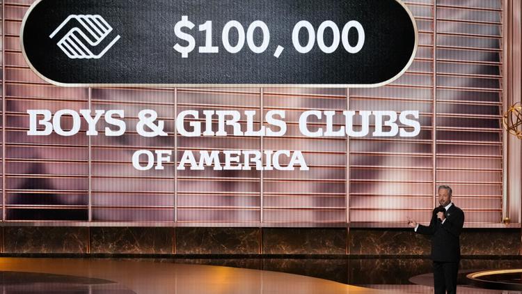 What’s the counter on the Emmys during speeches? Host Nate Bargatze’s gag to keep speeches short explained