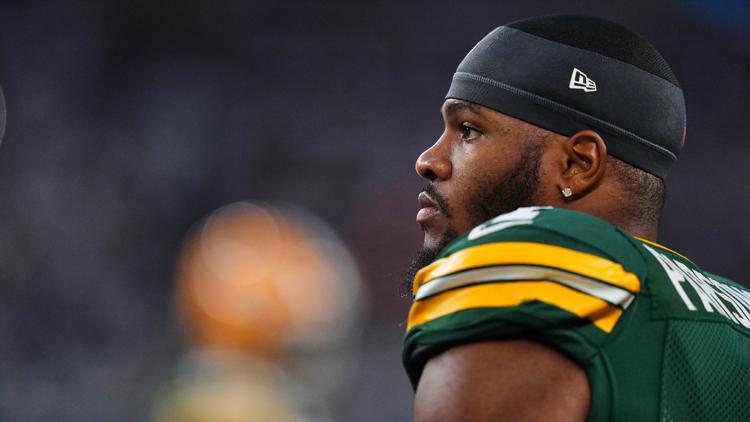 Micah Parsons returns to play after apparent back injury in Dallas return game