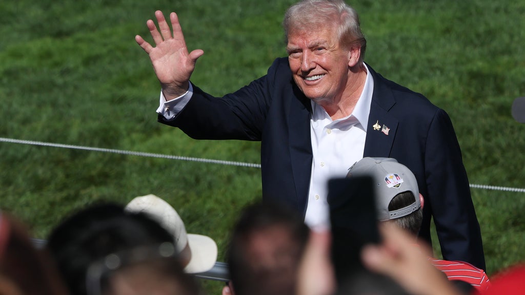 Trump confident ahead of Monday showdown, says Democrats’ position makes shutdown likely: “I just don’t know how we’re going to solve this issue”