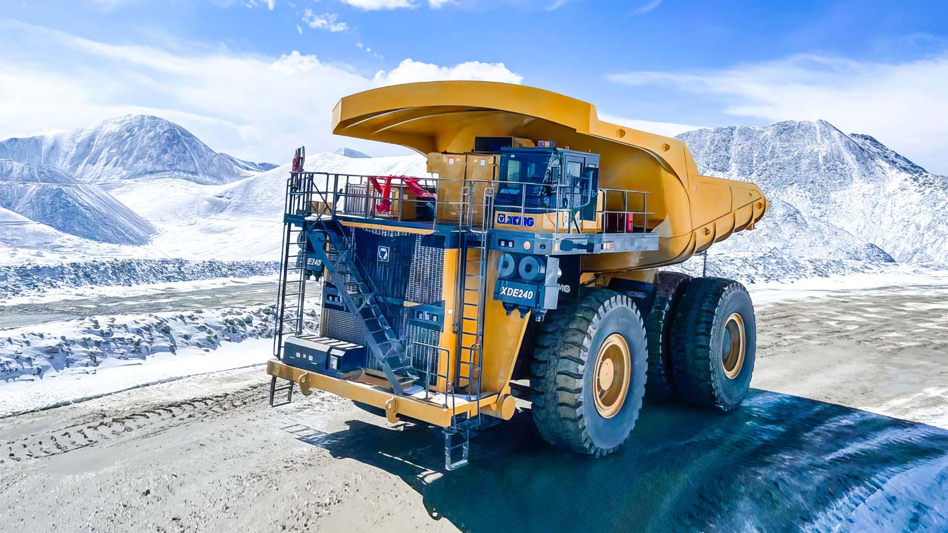  China’s massive 240-ton electric trucks showcase batteries can rival diesel in heavy mining