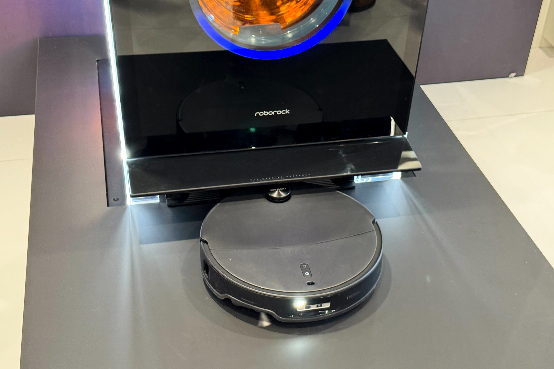  Roborock’s Washer and Dryer Combo Also Doubles as a Robot Vacuum Dock
